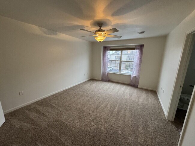 Building Photo - 112 Hawk Ct