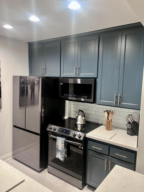 Building Photo - 7777 W 91st St