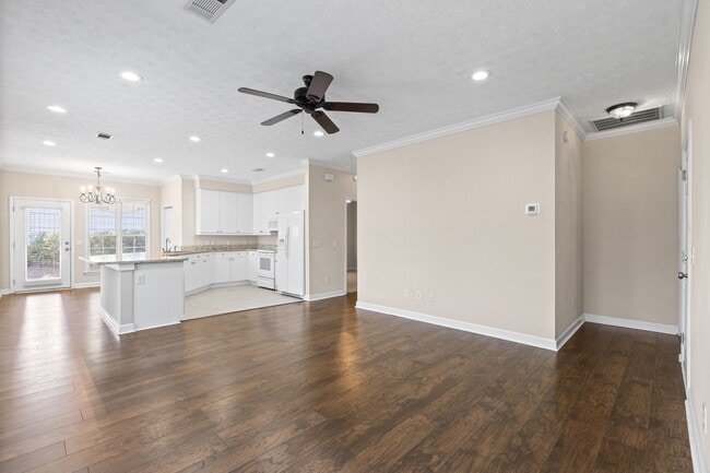 Building Photo - 1601 Over Cup Cir
