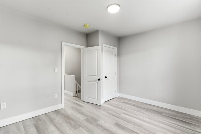 Building Photo - 662 N Yewdall St