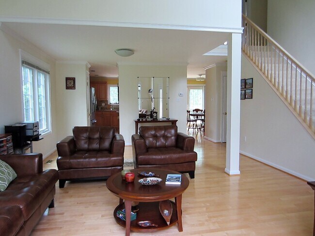 Building Photo - 6315 Victorious Song Ln