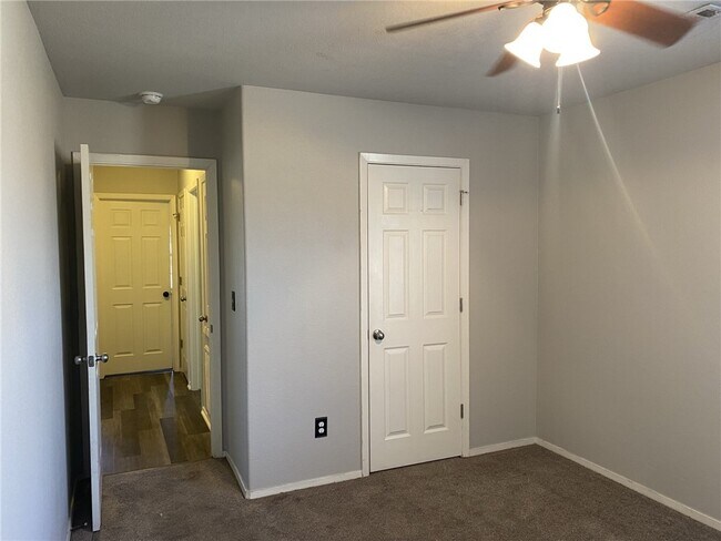 Building Photo - 1426 Apollo Dr