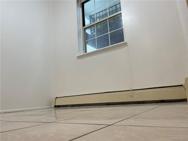 Building Photo - 100 Hillside Dr