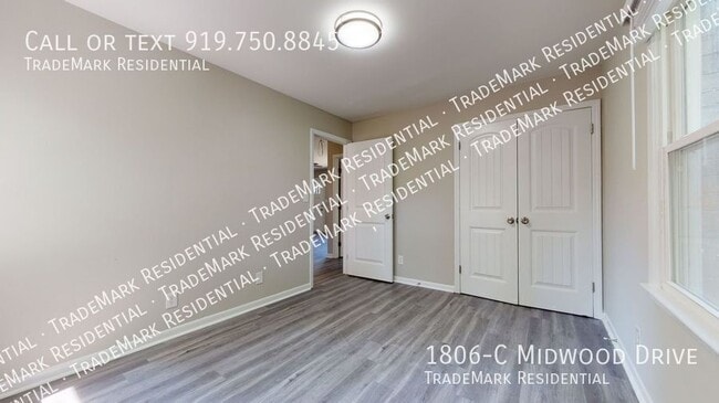 Building Photo - 1806 Midwood Dr