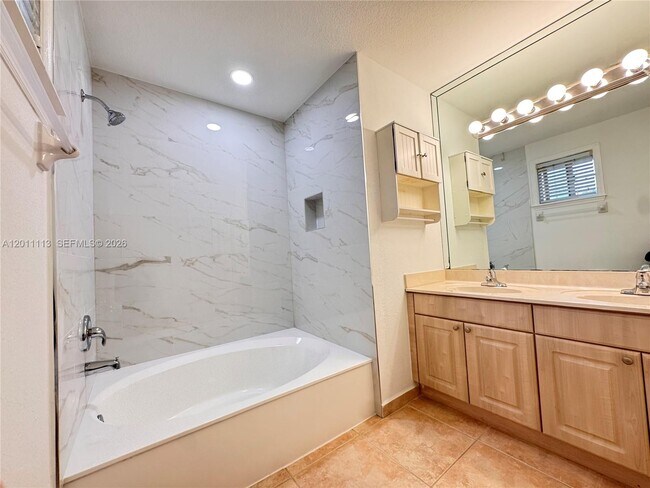 Building Photo - 7733 SW 94th Ln