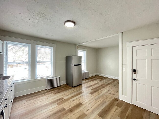 Building Photo - 71 6th St