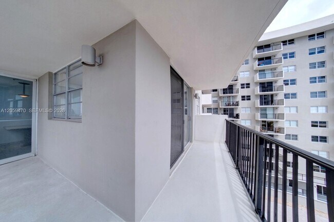 Building Photo - 9273 Collins Ave