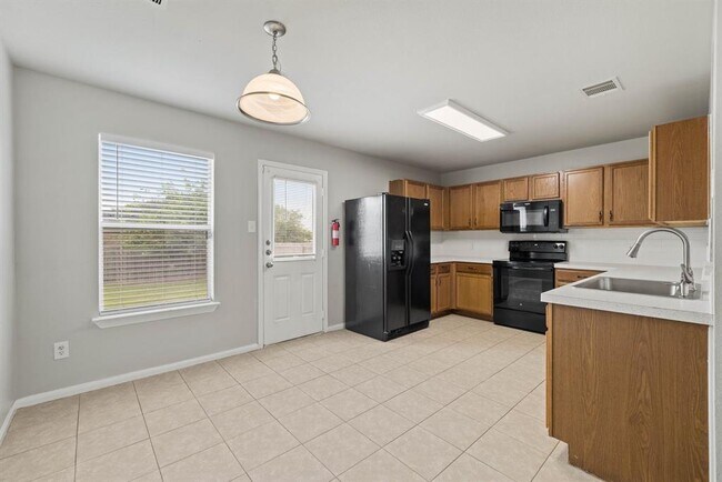 Building Photo - 711 Sugar Brook Dr