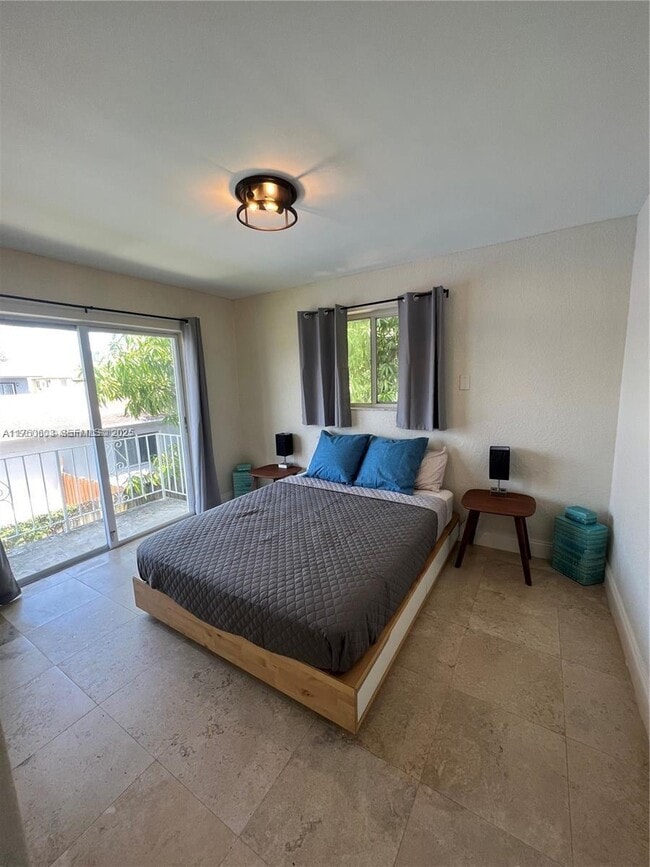 Building Photo - 680 SW 10th St