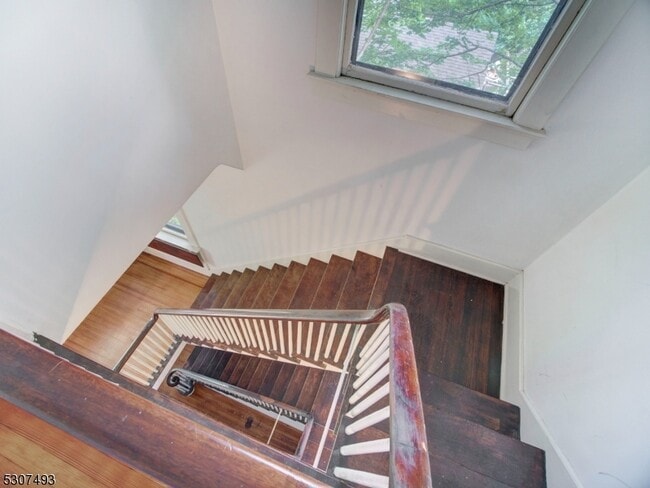 Building Photo - 449 Grove St
