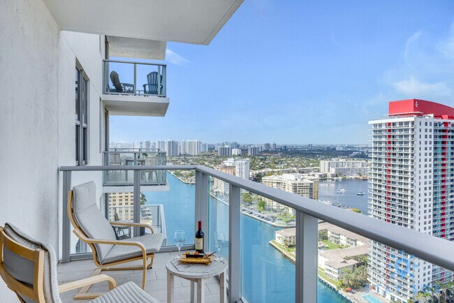 Building Photo - 4010 S Ocean Dr