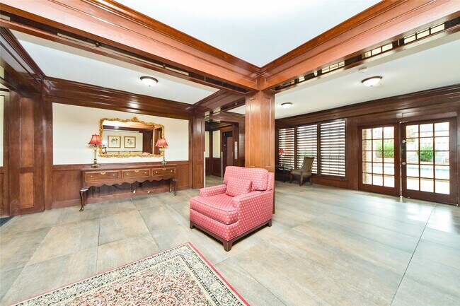 Building Photo - 2400 N Braeswood Blvd