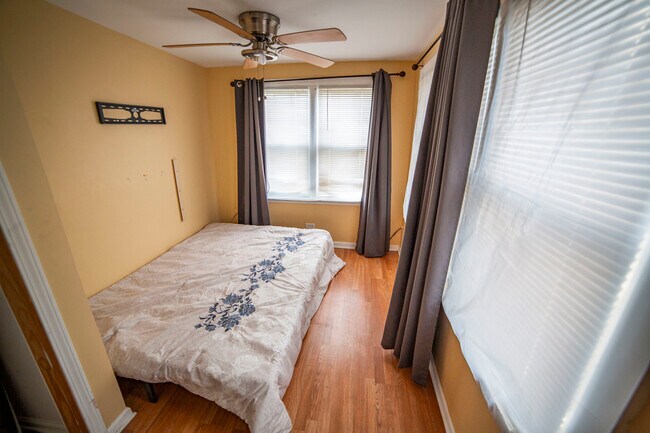 Building Photo - 4572 Rumsey Ave