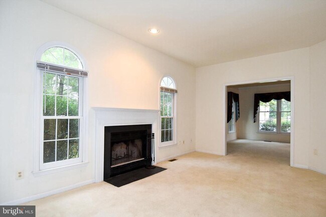 Building Photo - Elegant Brick Colonial on Quiet Cul-de-Sac...