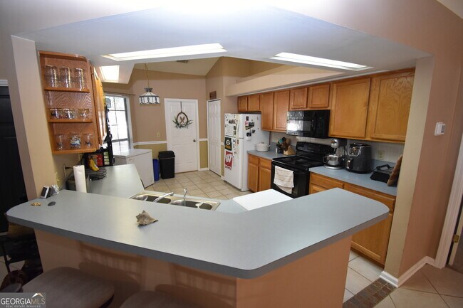 Building Photo - 200 McIntosh Dr