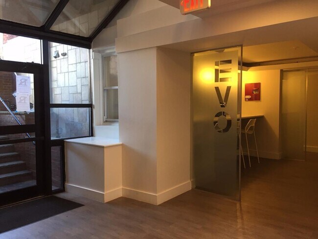 Building Photo - Nice 2 bed in Allston