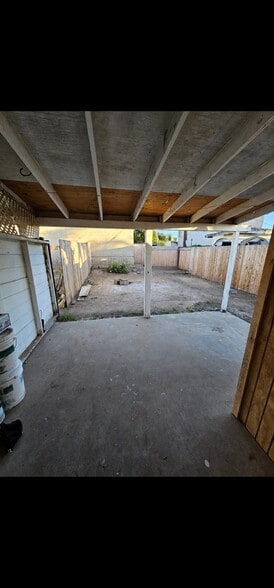 Building Photo - 873 Riverlawn Ave