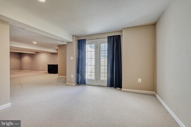 Building Photo - 42245 Sweet Ct