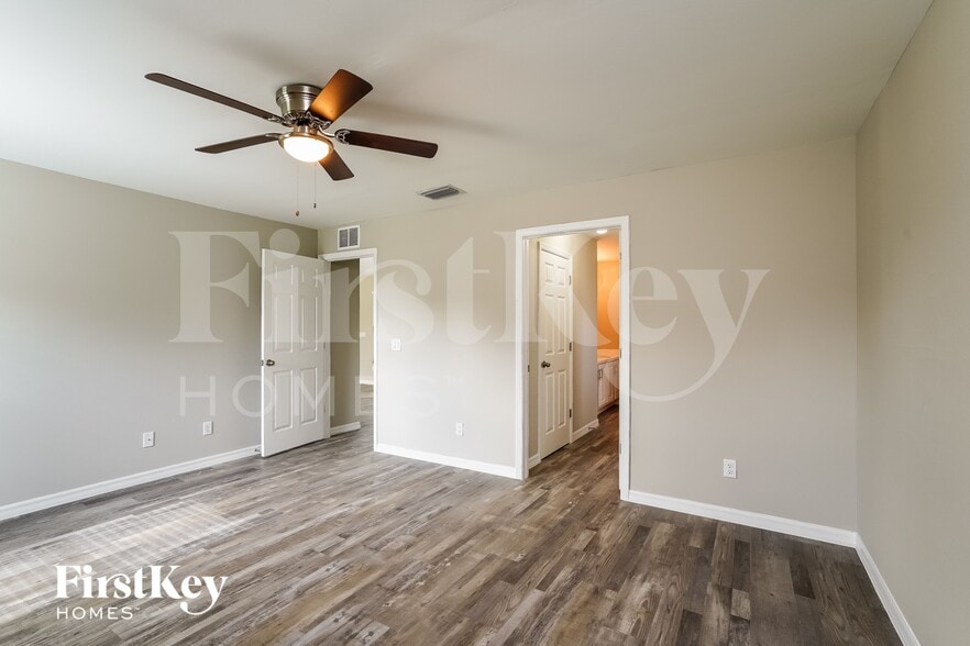 Building Photo - 755 Puccini Ave S