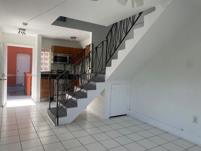 Building Photo - 421 NE 68th St