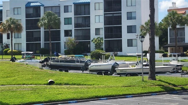 Building Photo - 2424 W Tampa Cir