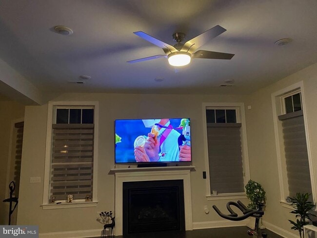 Building Photo - 30 Hamilton Dr