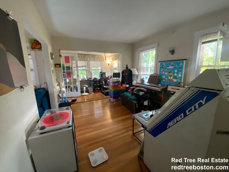 Building Photo - 1186 Chestnut St