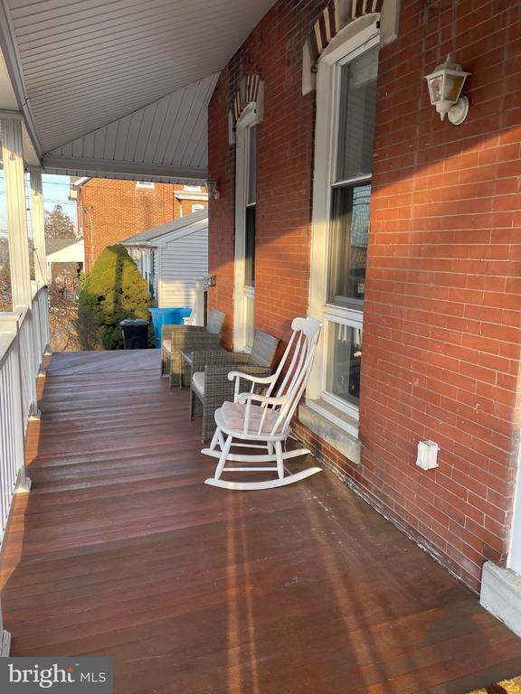 Building Photo - 326 Walnut St