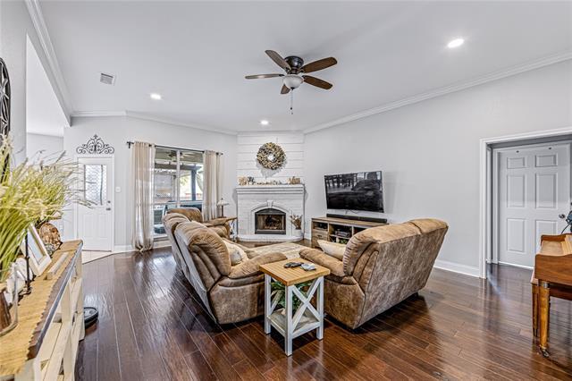 Building Photo - 1534 Wayside Dr