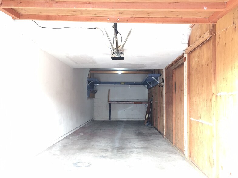Building Photo - 28007 Tiffany Ln