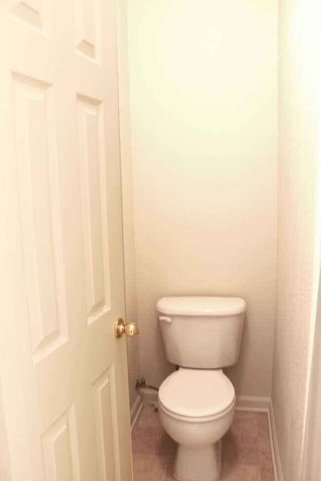 Building Photo - 3 Bedroom 2 Bathroom 1616 sq Ft in Wingfie...