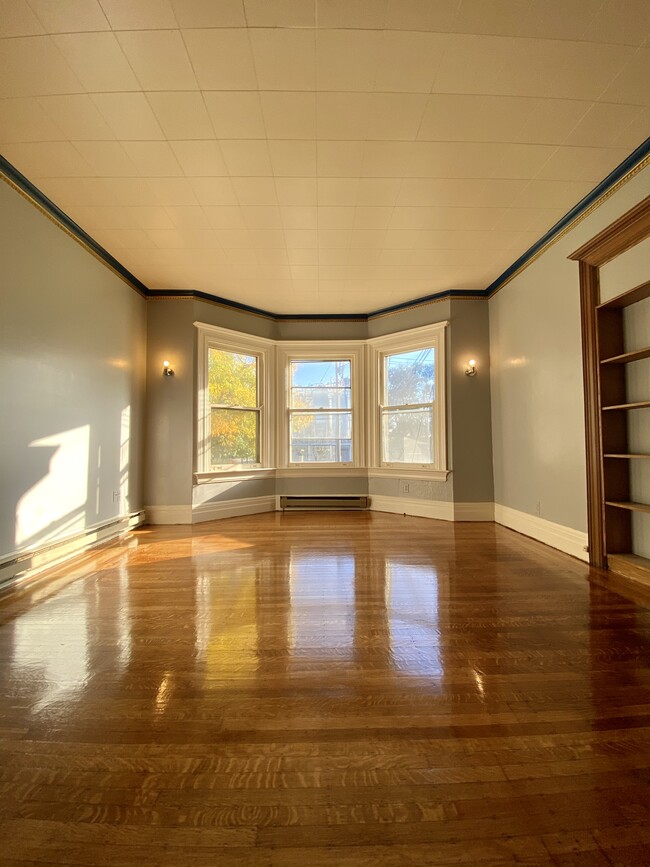 Building Photo - 29 S Main St