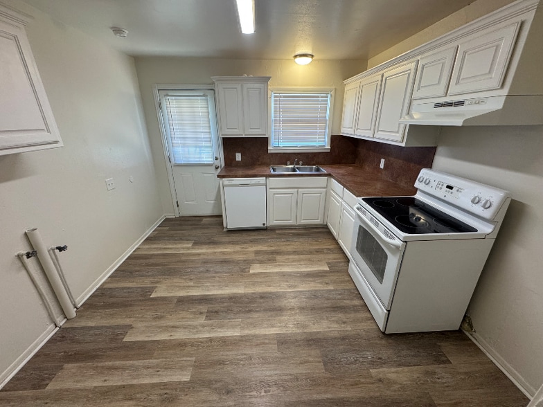 Building Photo - 4115 Hughes Dr