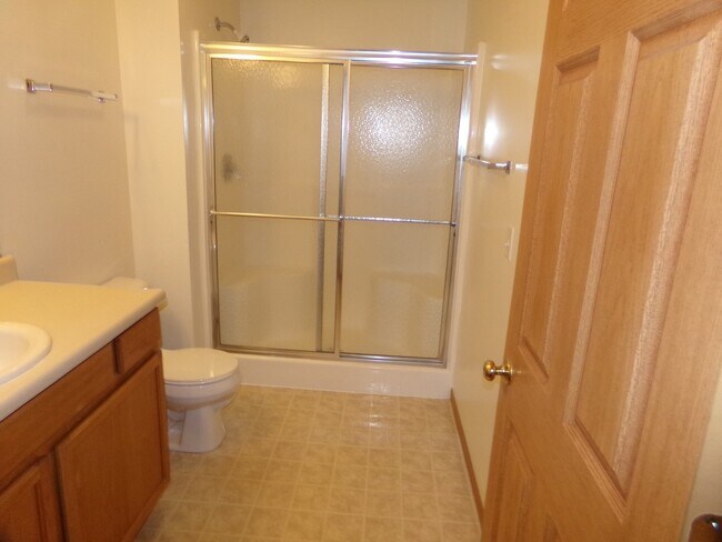 Building Photo - 108 Brookside Dr