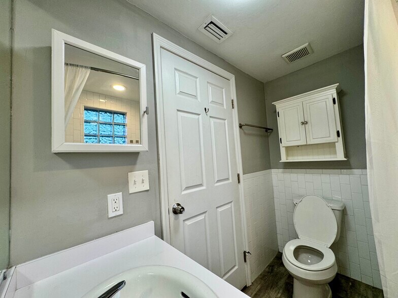 Building Photo - 1415 Diego St