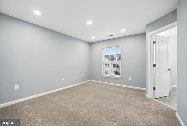 Building Photo - 7416 Riding Meadow Way