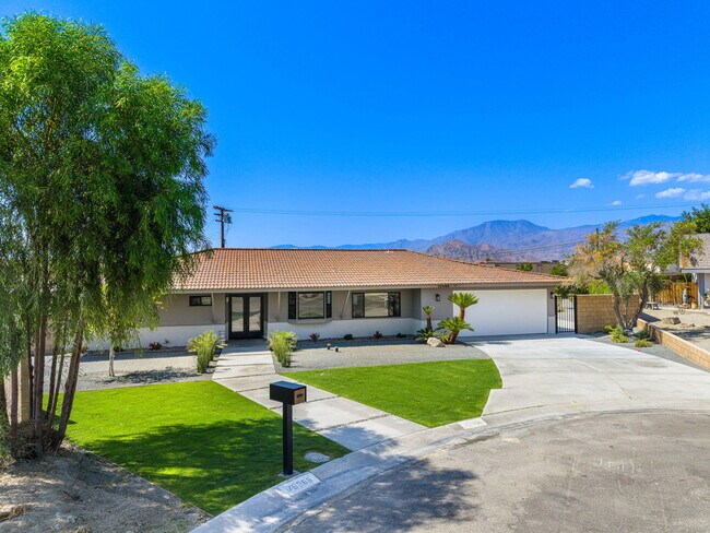Building Photo - 79869 Hummingbird Ln