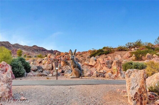 Building Photo - 870 Avenue B