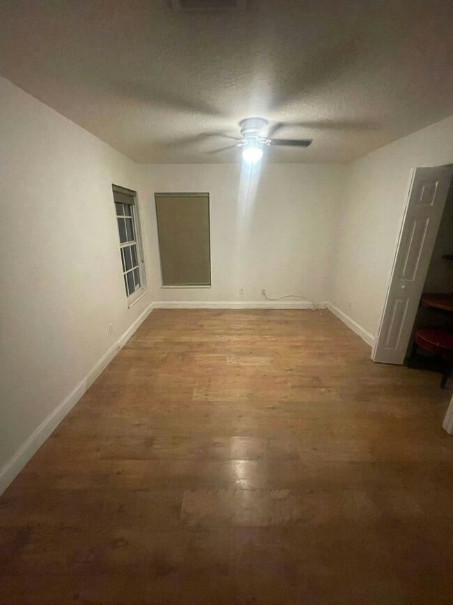 Building Photo - 6018 Gentle Ben Cir