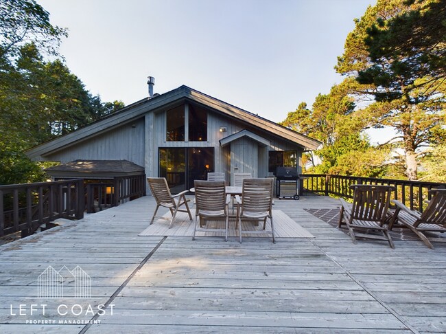 Building Photo - 132 Salishan Dr
