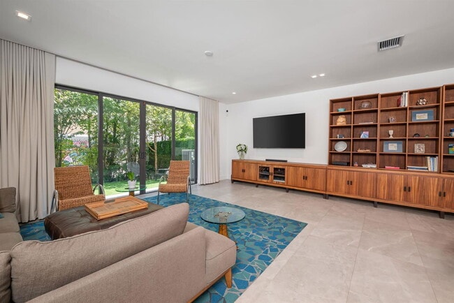 Building Photo - 6864 SW 80th St