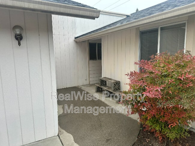 Building Photo - 1467 Cameo Ct