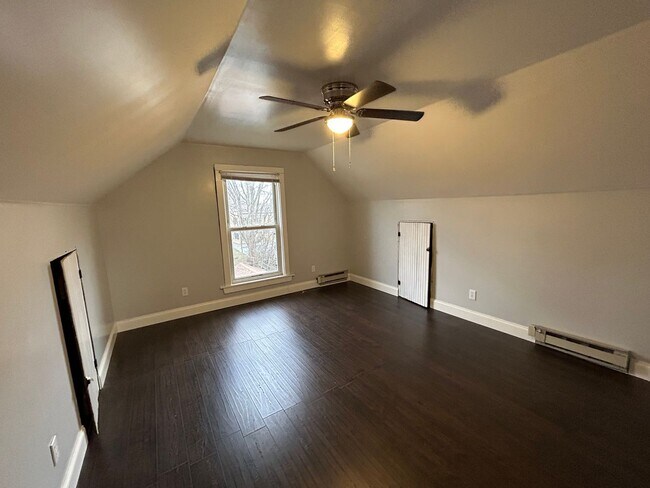 Building Photo - Cozy Duplex in Cheviot