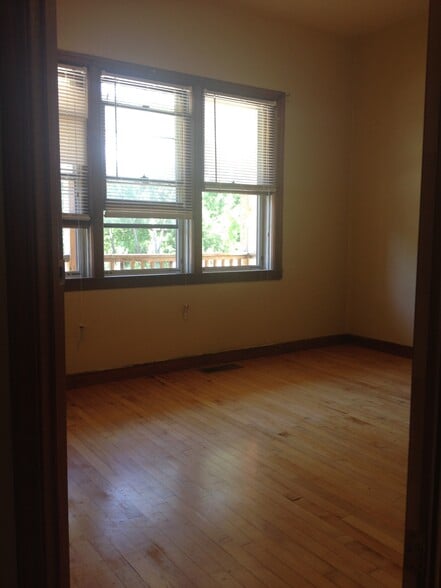 Building Photo - 2570 N Newhall St