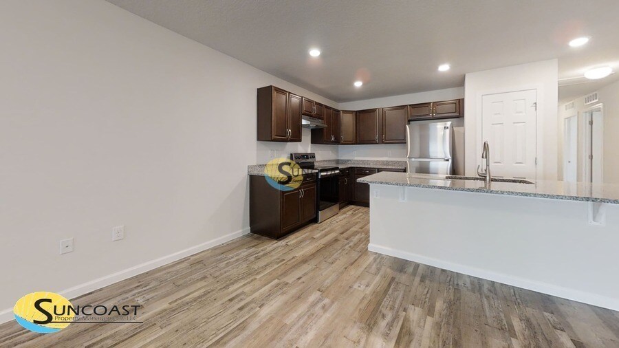 Building Photo - 7 Pritchard Dr