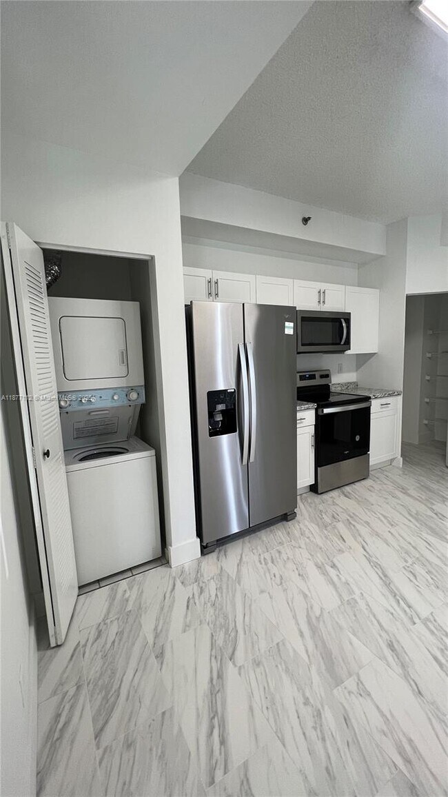 Building Photo - 3300 NE 192 St