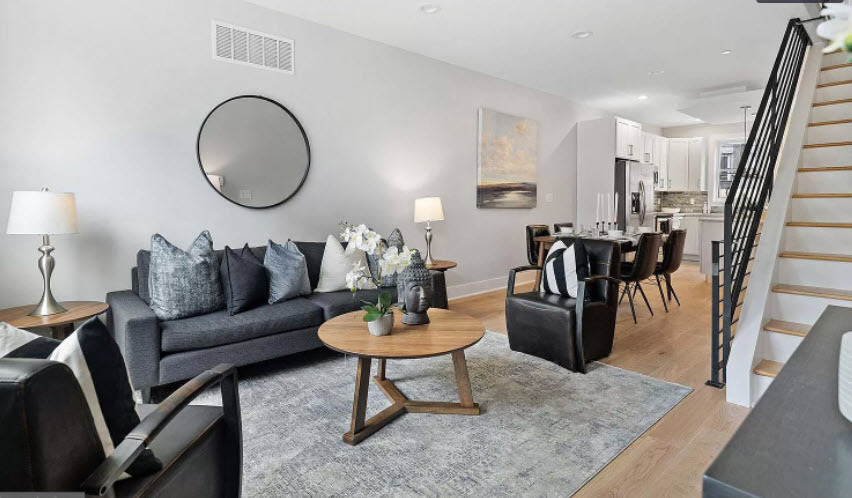 Living Area - 2534 E Gordon St