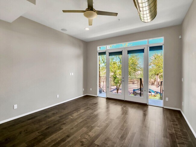 Building Photo - Beautiful Property with Contemporary Flair