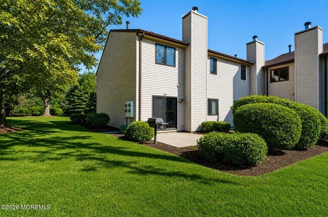 Building Photo - 201 Pear Dr