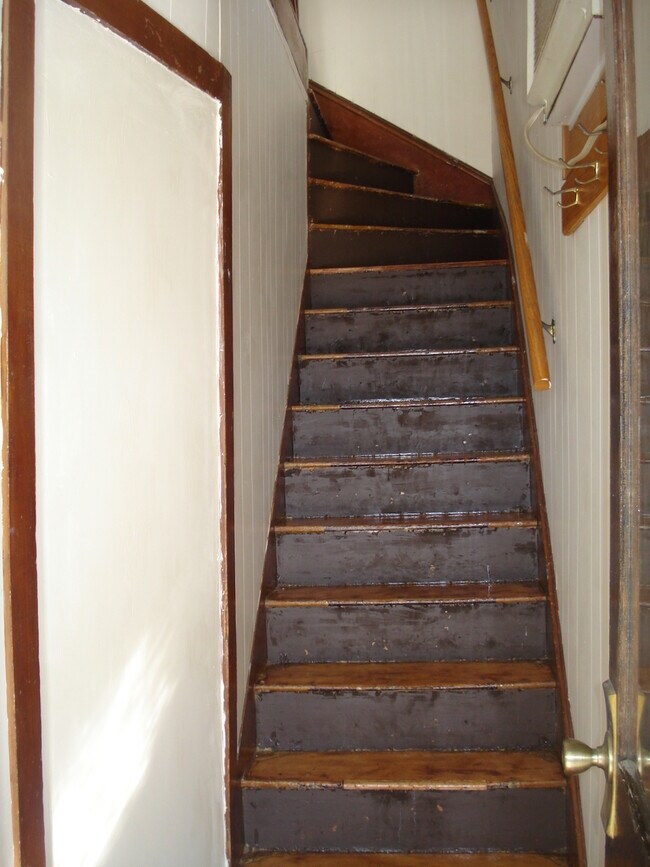 Building Photo - 1000 Burr